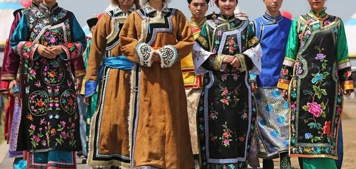 内蒙古的服装有什么