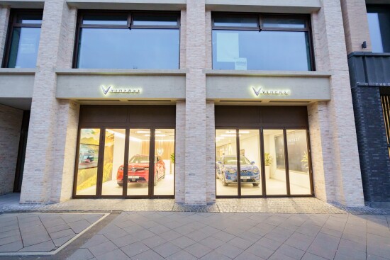 VinFast 在科隆和巴黎开设了前两家门店